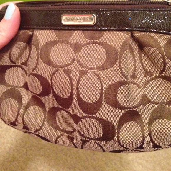Coach wristlet - Picture 3 of 4