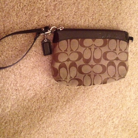 Coach wristlet - Picture 4 of 4