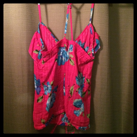 🌺HOST PICK🌺 Hawaiian Print Sleeveless Top - Picture 6 of 8