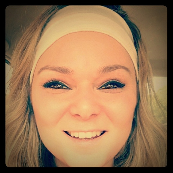 Meet your Posher, Mallory - Picture 1 of 2