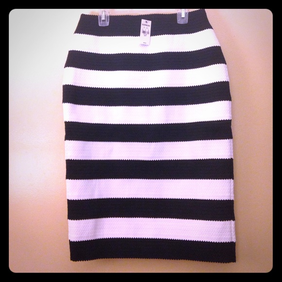 Express Stretch Midi Skirt