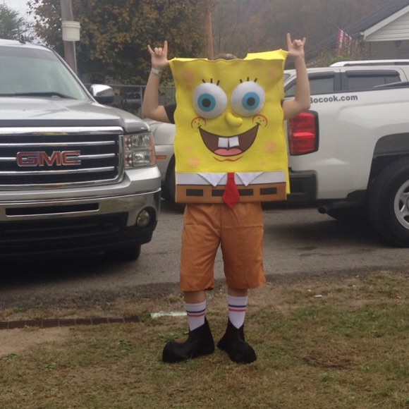 Halloween costume (sponge bob)