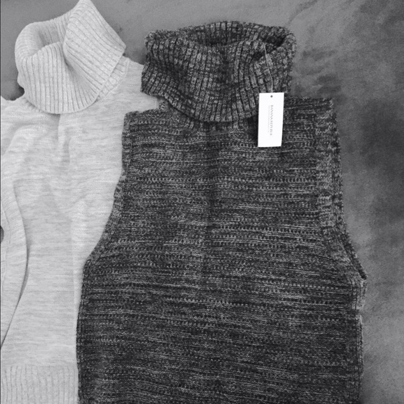 Banana Republic Luxe Sleeveless turtleneck