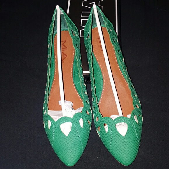 Green snake mia flats BRAND NEW