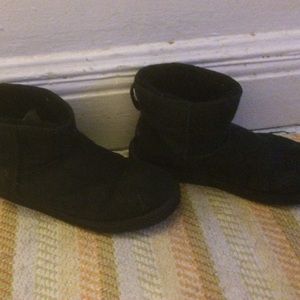 Short ugg boots