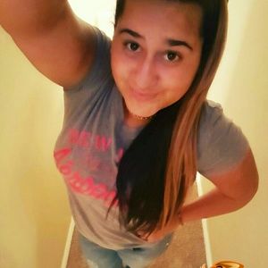 Meet your Posher, Shakira