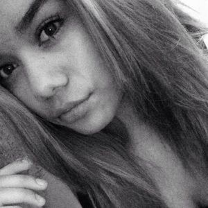 Meet your Posher, Kassandra