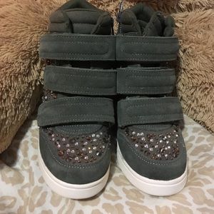 Wedge Beautiful sneakers