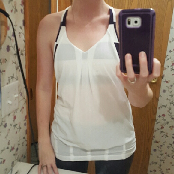 Lululemon athletica tank with built in sports bra - Picture 1 of 4