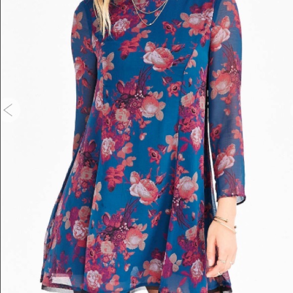 Long sleeve floral dress!!