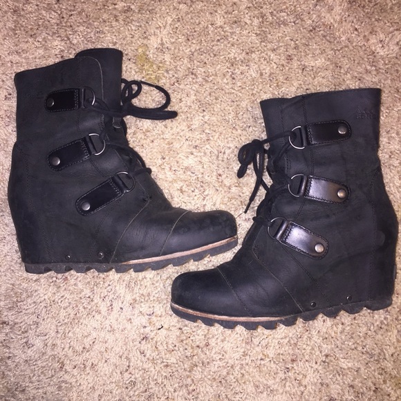 Wedge boot