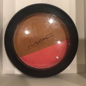 MAC Cosmetics Hibiscus Kiss