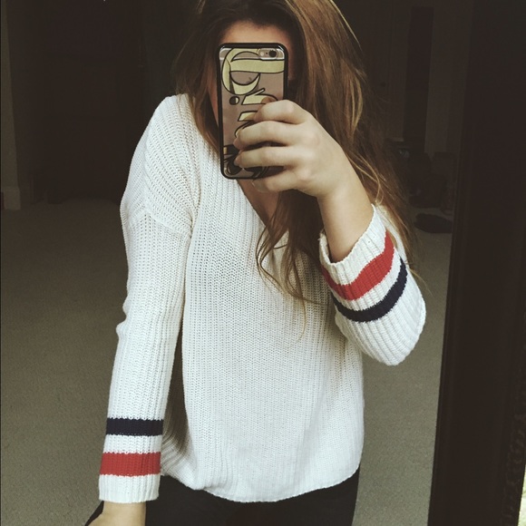 Brandy Melville Sweaters - [FINAL SALE] Brandy Melville Varsity Sweater