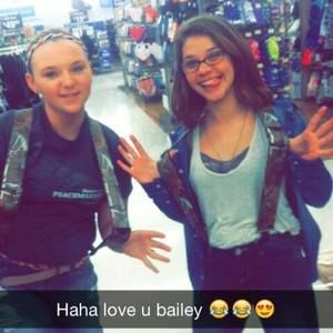 Meet your Posher, Bailee