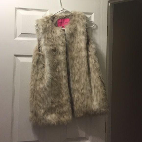 Betsy Johnson faux fur vest!