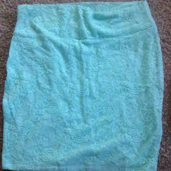 Mini skirt bundle! - Picture 3 of 4