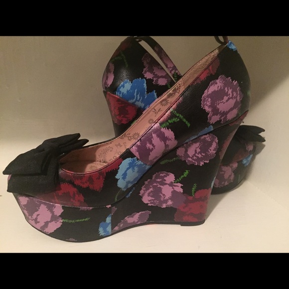 💜💙💚Betsey Johnson bow platform heels💜💙💚 - Picture 2 of 4