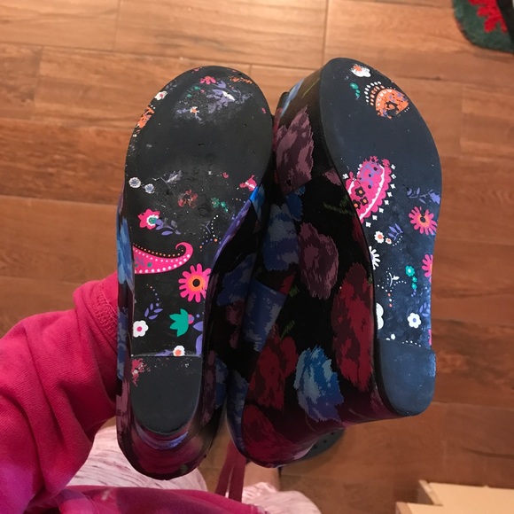 💜💙💚Betsey Johnson bow platform heels💜💙💚 - Picture 4 of 4