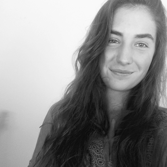 Meet your Posher, Malia - Picture 1 of 1