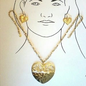 New Gold Heart Pendant Necklace and Earrings Set