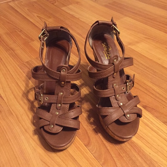 Summer wedges