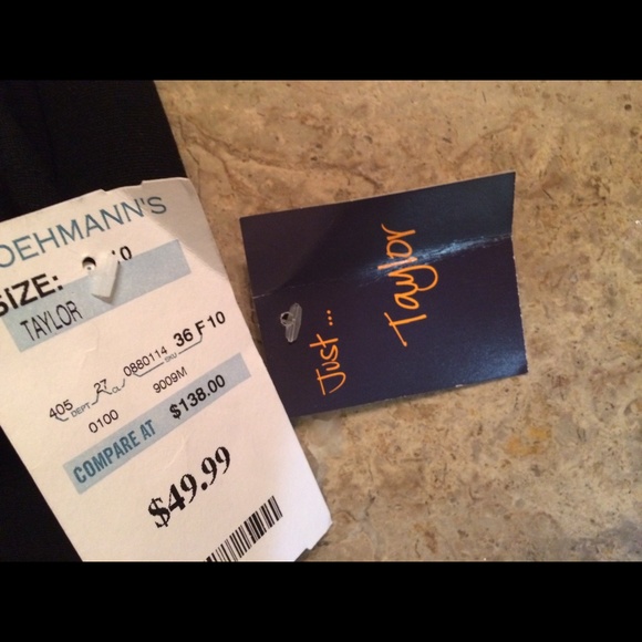 Just Taylor LBD - Picture 4 of 4