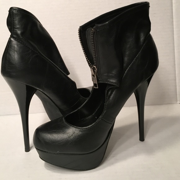 Steve Madden Black Platform Heels