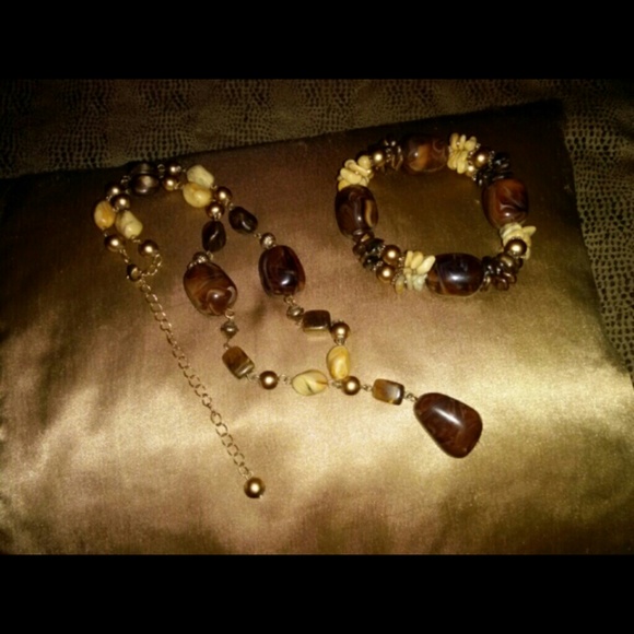 Premier Designs matching necklace and bracelet!