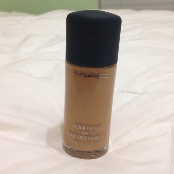 Other - ❌❌SOLD❌❌❌ MAC liquid foundation NW40