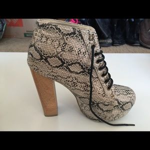 Snake skin Jeffery Campbell look alike