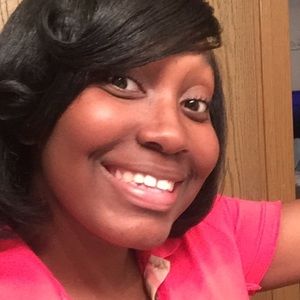 Meet your Posher, Olivia