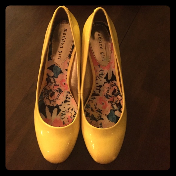 8.5 yellow Madden Girl heels.