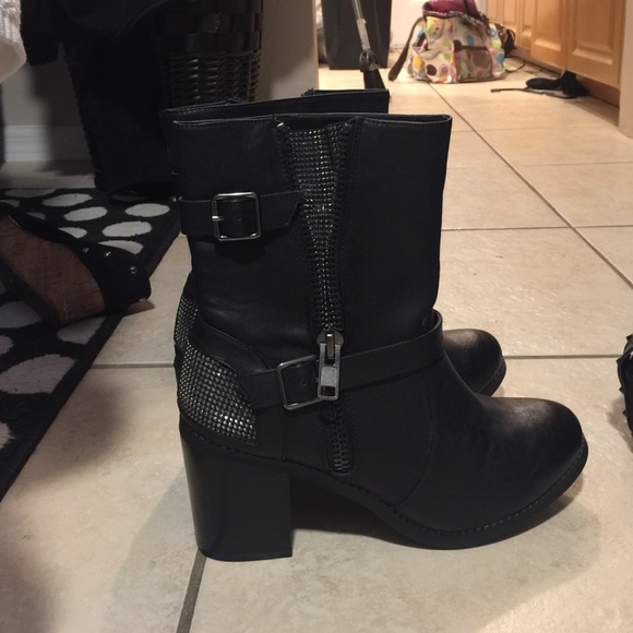 Black/Chain Metal Ankle Boots