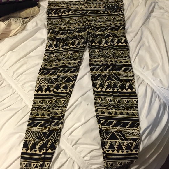 Love pink Aztec leggings
