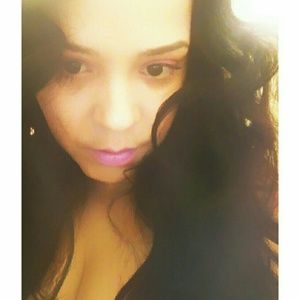 Meet your Posher, Taina