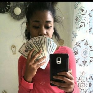 Meet your Posher, Khaila