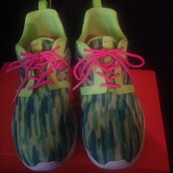 Nike  Shoes - Roshe sneakers Nike