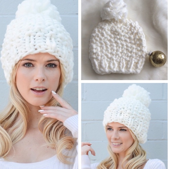 Accessories - LAST 1 Ivory Soft Chunky Knit Pom Pom Beanie