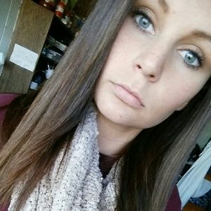 Meet your Posher, Courtney