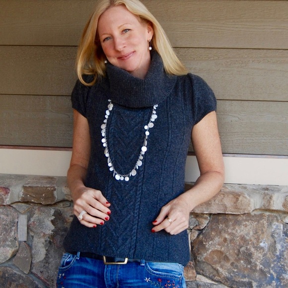 🌻✨Host pic!✨🌻BCBG gray short sleeve sweater