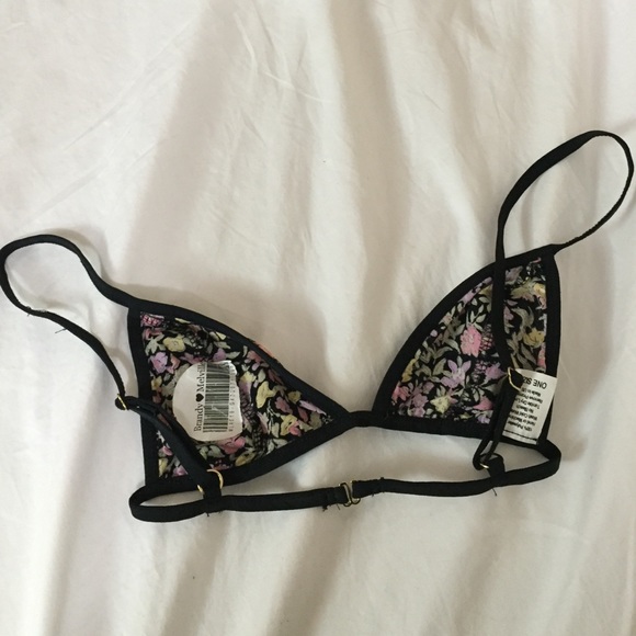 🚫BUNDLED🚫NWT brandy melville nahleen bralette - Picture 2 of 4