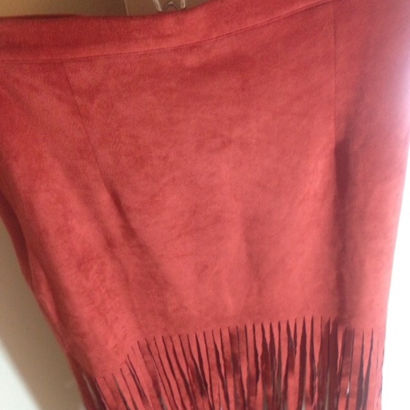 Misguided Suede Fringe Skirt - Picture 2 of 2