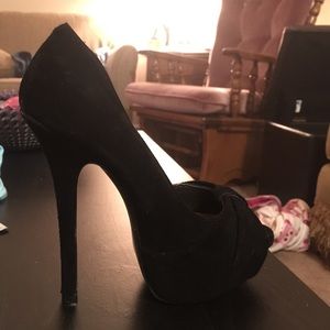 Steve Madden suede hills ! Size 6.5