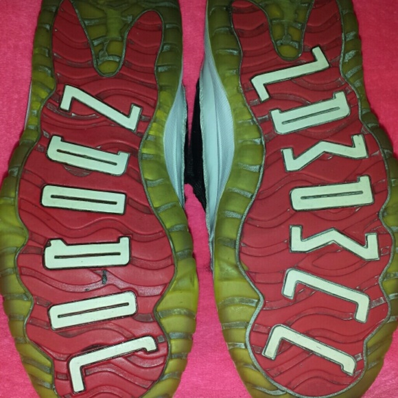 Tuxedo 11s - Picture 4 of 4