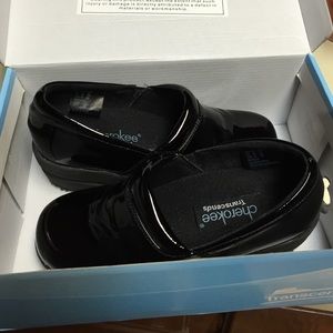 Great shoes for a lady who is on her feet all day