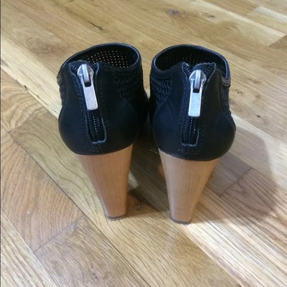 Banana Republic peeptoe booties Size 7 Black - Picture 3 of 4