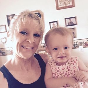 Meet your Posher, Laurie