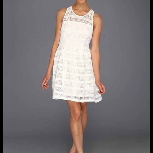 Ivory lace dress - Picture 4 of 4