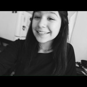 Meet your Posher, Dennise