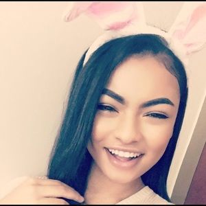 Meet your Posher, Nia